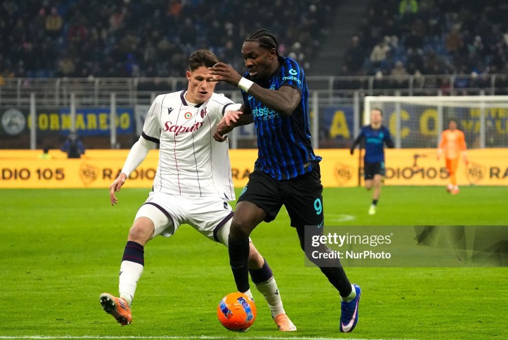 Inter Milan khá vất vả trước Bologna trong hiệp một