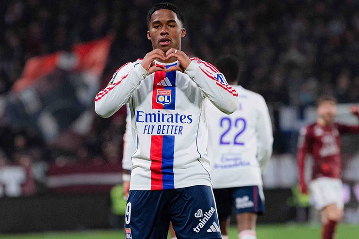 Endrick&nbsp;hồi sinh rực rỡ ở Lyon sau chuỗi ngày mài đũng quần trên ghế dự bị ở Real Madrid