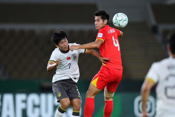 Hiểu Minh chấn thương nặng rời sân bằng cáng, U23 Việt Nam vượt khó đấu U23 Trung Quốc - 1