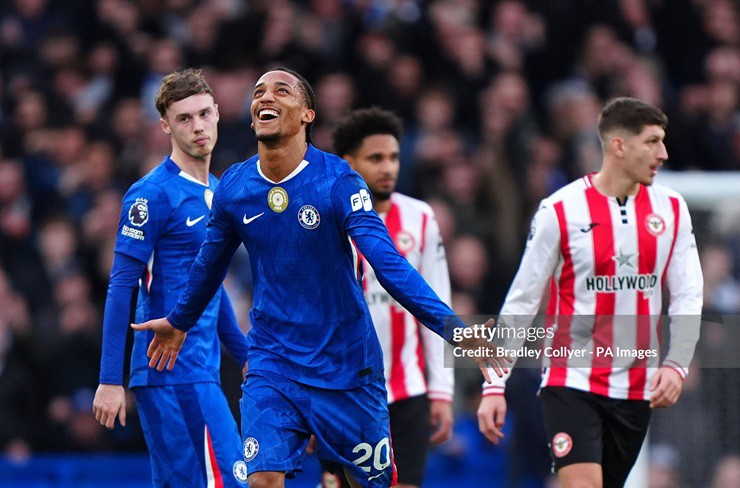 Video bóng đá Chelsea - Brentford: Tận dụng sai lầm, Garnacho bỏ lỡ khó tin (Ngoại hạng Anh) - 1