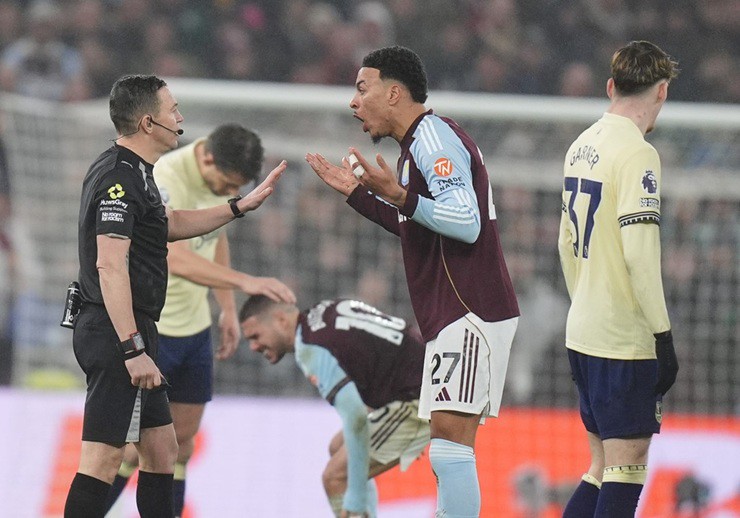 Aston Villa đã bỏ lỡ cơ hội leo lên ngôi nhì bảng