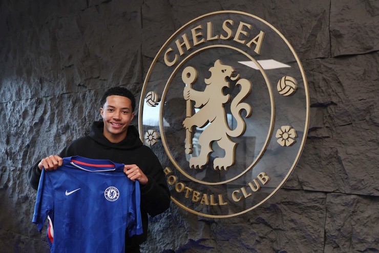 Chelsea sở hữu hậu vệ trẻ tiềm năng Yisa Alao