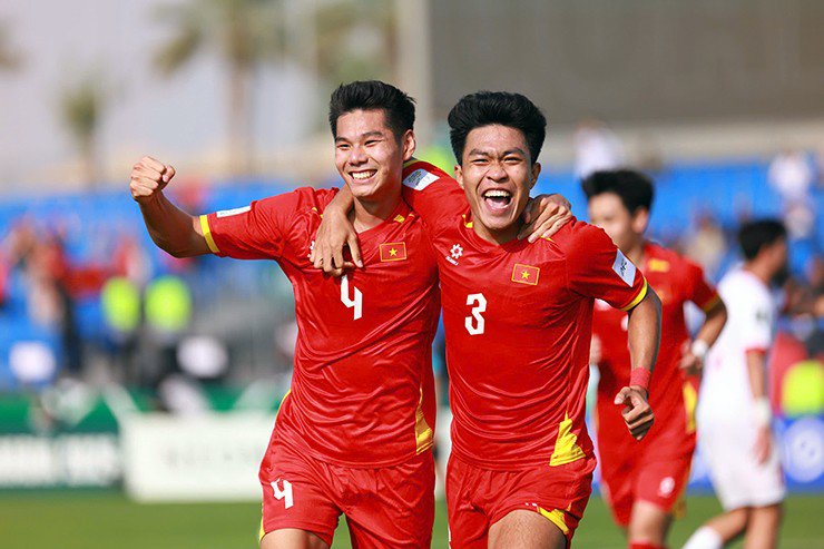 Hiểu Minh và Lý Đức cần gây ra sức ép đủ lớn với thủ môn Li Hao của U23 Trung Quốc
