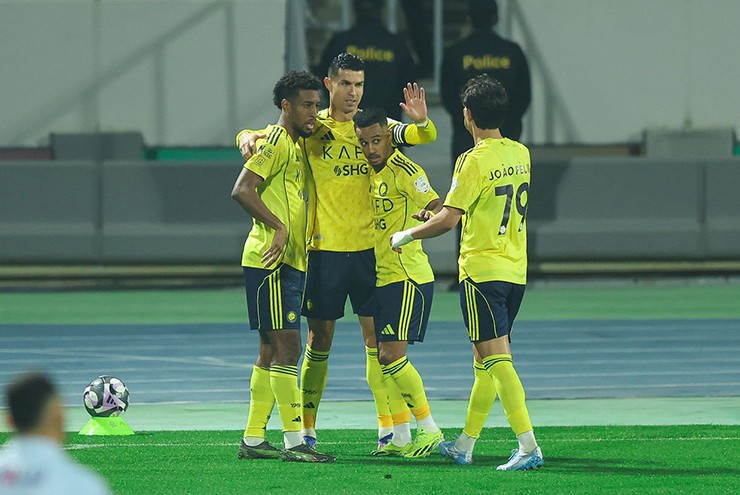 Video bóng đá Damac - Al Nassr: Ronaldo chạm mốc 960 bàn (Saudi Pro League) - 1