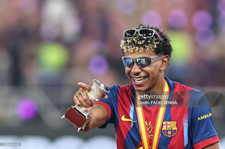 Yamal cùng Barca đăng quang Siêu cúp Tây Ban Nha