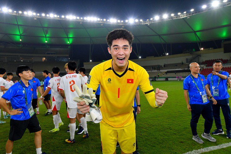 Thủ môn Trung Kiên có 7 pha cứu thua, giúp U23 Việt Nam giữ sạch lưới&nbsp;(Ảnh: AFC)