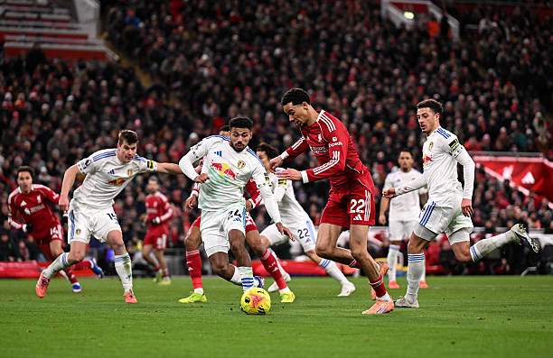 Leeds phòng thủ rất đông và Liverpool tạo áp lực không đủ trong 20 phút cuối
