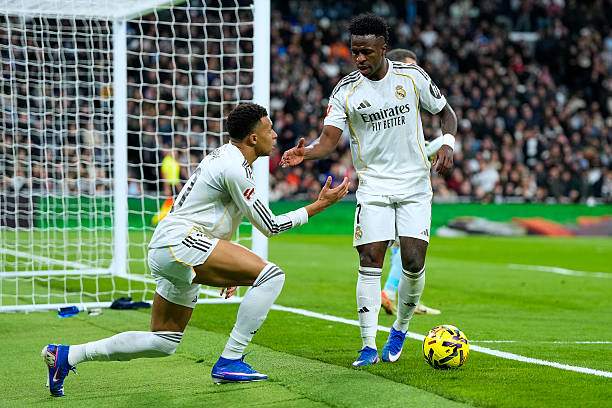 Real Madrid đang trải qua những ngày tháng căng thẳng với chính các CĐV nhà