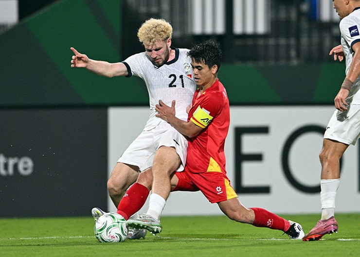 Khuất Văn Khang thi đấu ở trận U23 Việt Nam thắng nghẹt thở U23 Kyrgyzstan.