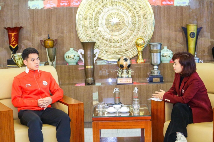 Đội trưởng U23 Việt Nam, Khuất VănKhang trò chuyện với phóng viên Báo điện tử Dân Việt.