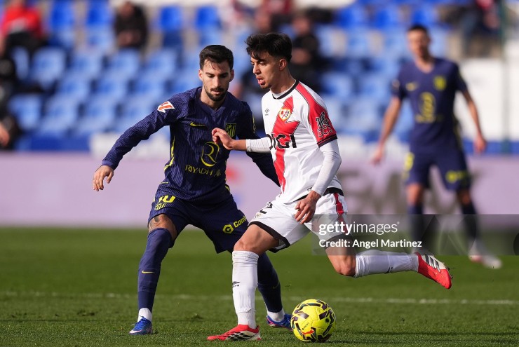 Vallecano gây bất ngờ trong hiệp một