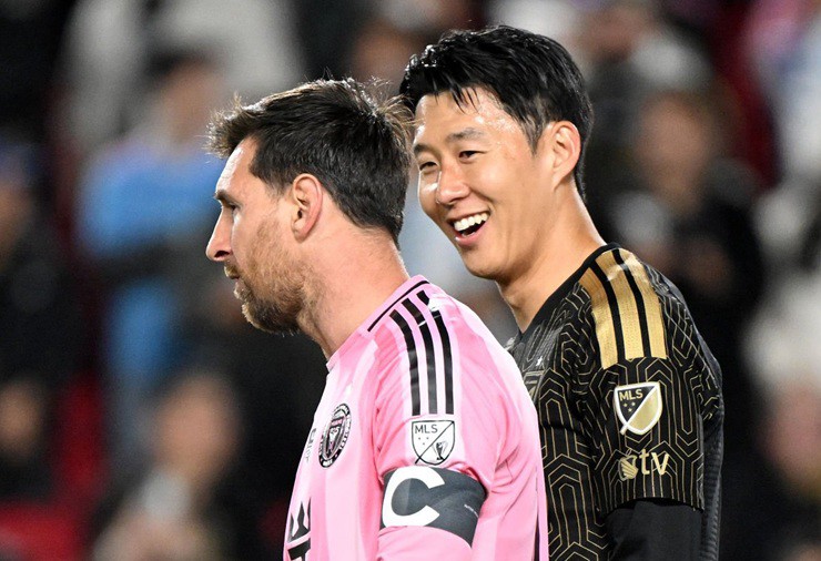 Son Heung Min được nở nụ cười trong cuộc so tài với Messi