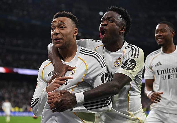 Mbappe ghi bàn vẫn đều đặn, còn lối chơi của Real Madrid vẫn rối như canh hẹ