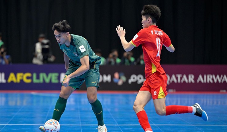 Indonesia tận dụng cơ hội ghi bàn tốt hơn ĐT Việt Nam.